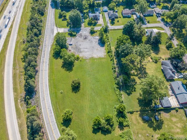 45109 I-94 South Service Drive, Van Buren Charter Township, MI 48111