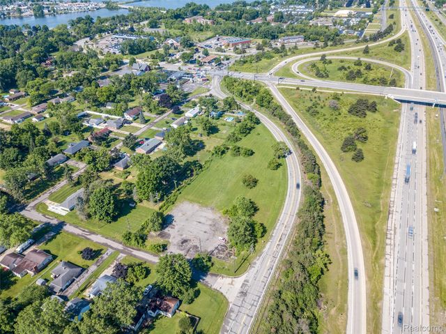 45109 I-94 South Service Drive, Van Buren Charter Township, MI 48111