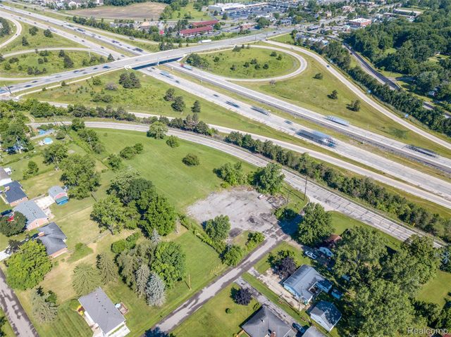 45109 I-94 South Service Drive, Van Buren Charter Township, MI 48111