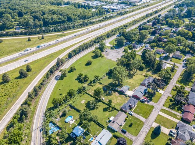 45109 I-94 South Service Drive, Van Buren Charter Township, MI 48111