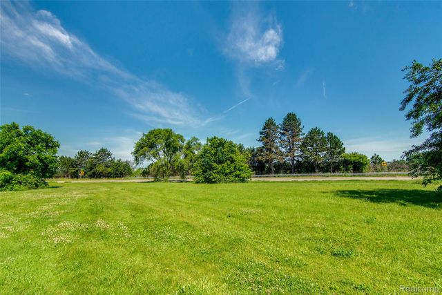 45109 I-94 South Service Drive, Van Buren Charter Township, MI 48111