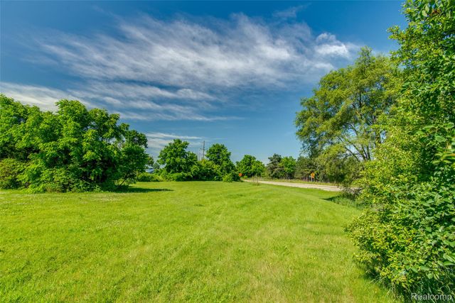 45109 I-94 South Service Drive, Van Buren Charter Township, MI 48111