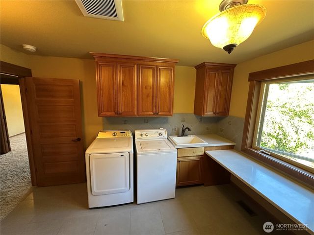 5012 112th Avenue NE, Kirkland, WA 98033