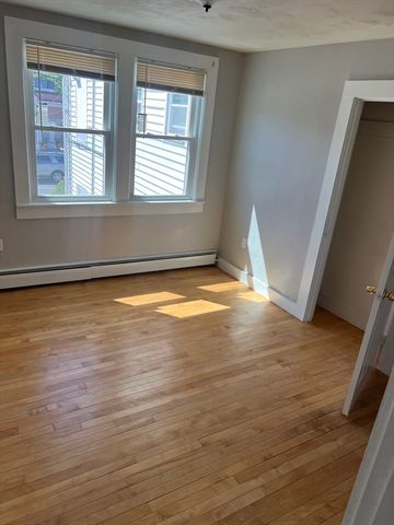 16 Wall St 2, Foxboro, MA 02035