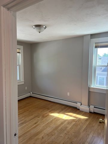 16 Wall St 2, Foxboro, MA 02035