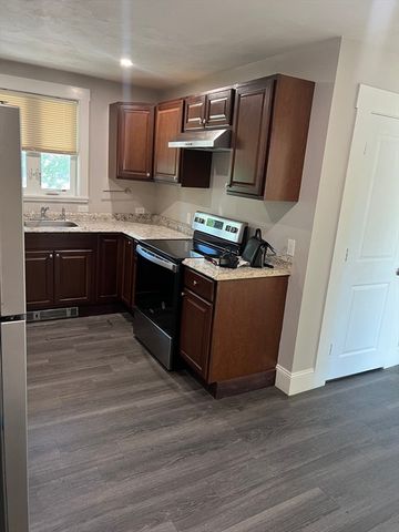 16 Wall St 2, Foxboro, MA 02035