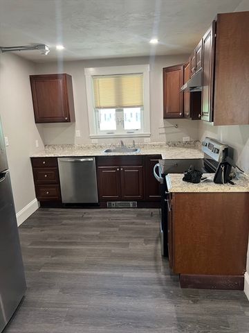 16 Wall St 2, Foxboro, MA 02035