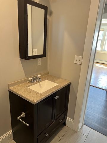 16 Wall St 2, Foxboro, MA 02035