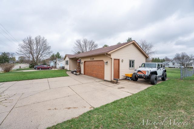 7130 28th Avenue, Georgetown Twp, MI 49426
