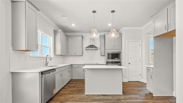 424 Hazel Drive, Locust Grove, GA 30248