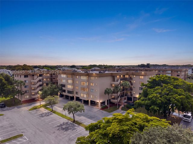 8040 Hampton Blvd 208, North Lauderdale, FL 33068