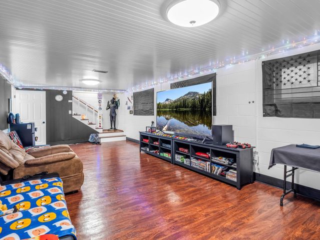 118 Pleasant Meadows Dr, Gaffney, SC 29341