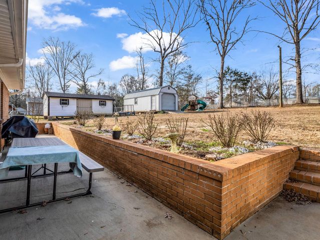 118 Pleasant Meadows Dr, Gaffney, SC 29341