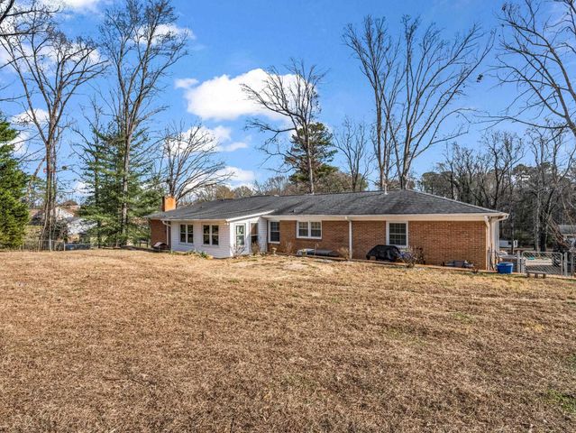 118 Pleasant Meadows Dr, Gaffney, SC 29341