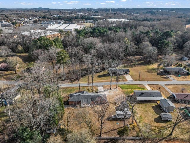 118 Pleasant Meadows Dr, Gaffney, SC 29341