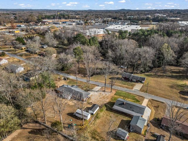 118 Pleasant Meadows Dr, Gaffney, SC 29341