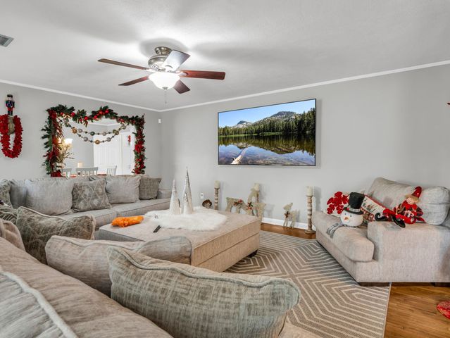 118 Pleasant Meadows Dr, Gaffney, SC 29341