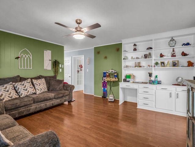 118 Pleasant Meadows Dr, Gaffney, SC 29341