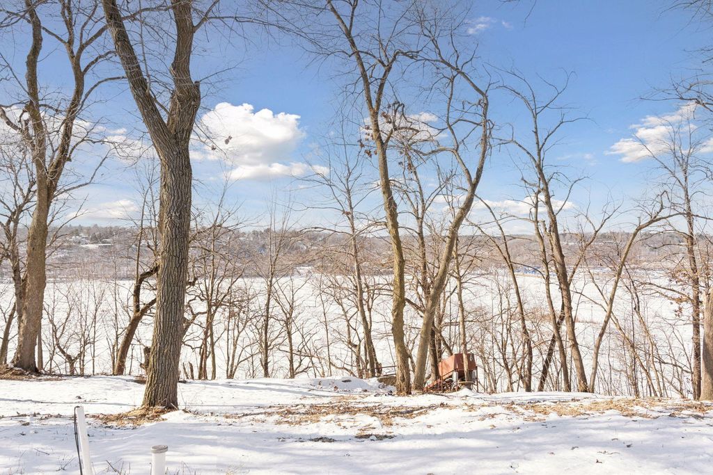 1436 Triangle Drive, Houlton, WI 54082