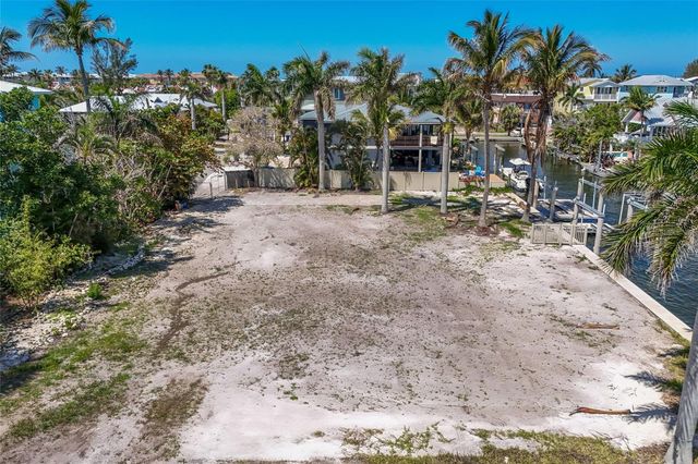 407 20TH PLACE, Bradenton Beach, FL 34217