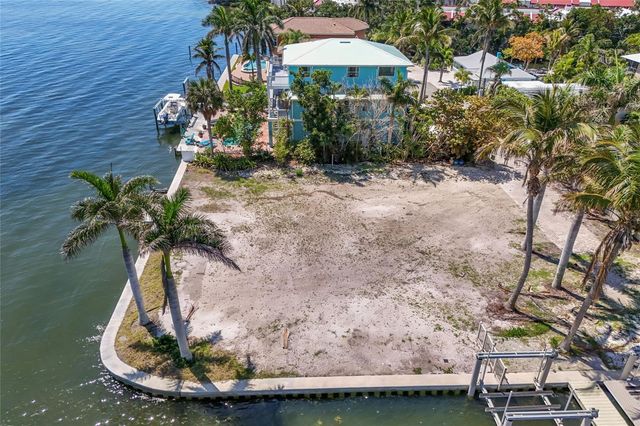 407 20TH PLACE, Bradenton Beach, FL 34217