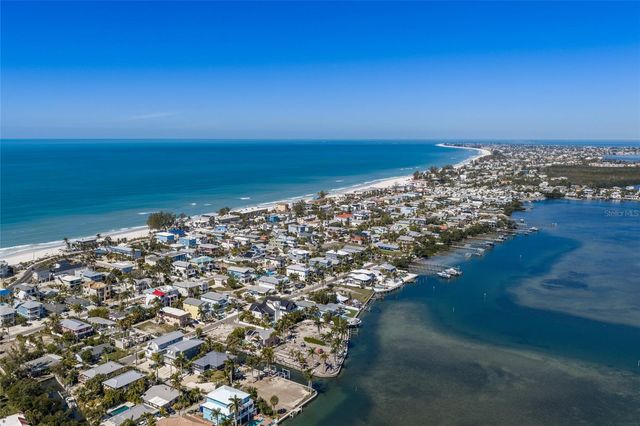 407 20TH PLACE, Bradenton Beach, FL 34217