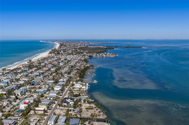 407 20TH PLACE, Bradenton Beach, FL 34217