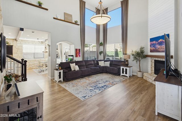 2238 W DALE Lane, Phoenix, AZ 85085