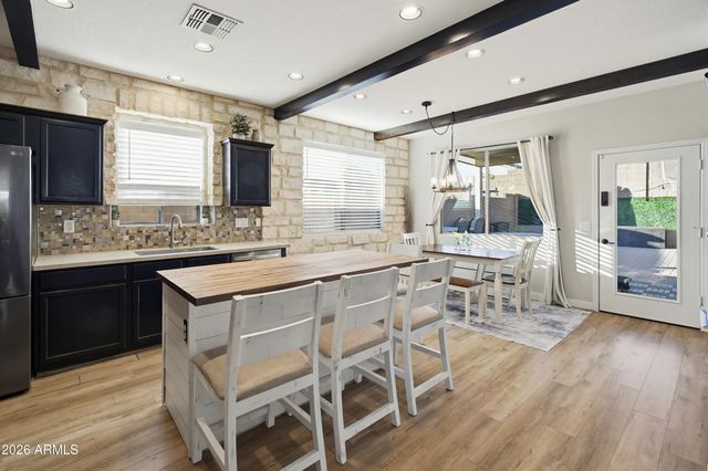 2238 W DALE Lane, Phoenix, AZ 85085