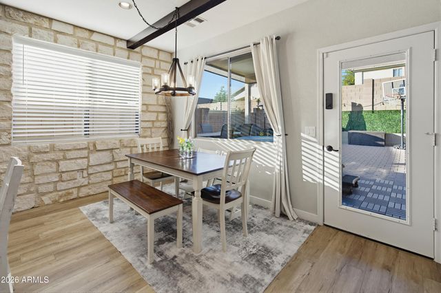 2238 W DALE Lane, Phoenix, AZ 85085