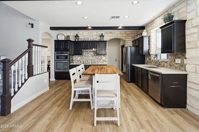 2238 W DALE Lane, Phoenix, AZ 85085