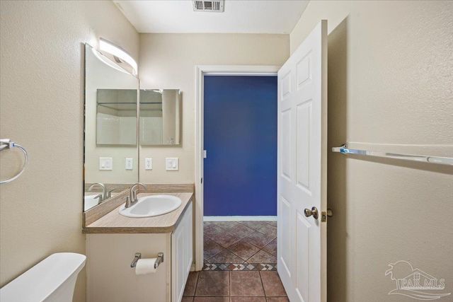 635 Saleta St, Pensacola, FL 32534