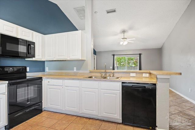 635 Saleta St, Pensacola, FL 32534