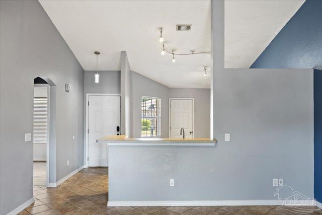635 Saleta St, Pensacola, FL 32534