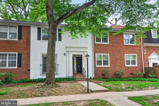 2812-D S WAKEFIELD ST #D, Arlington, VA 22206
