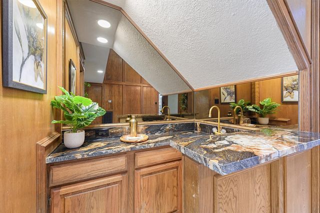 12611 Old River Drive, Baytown, TX 77523