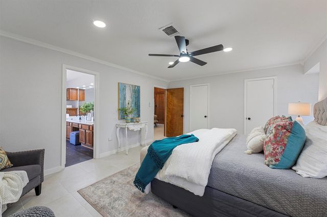 12611 Old River Drive, Baytown, TX 77523