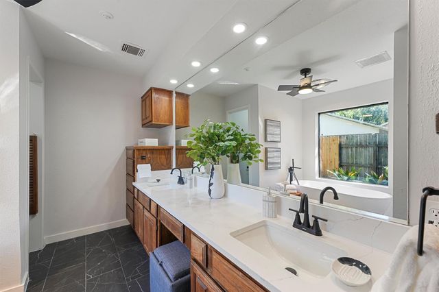 12611 Old River Drive, Baytown, TX 77523