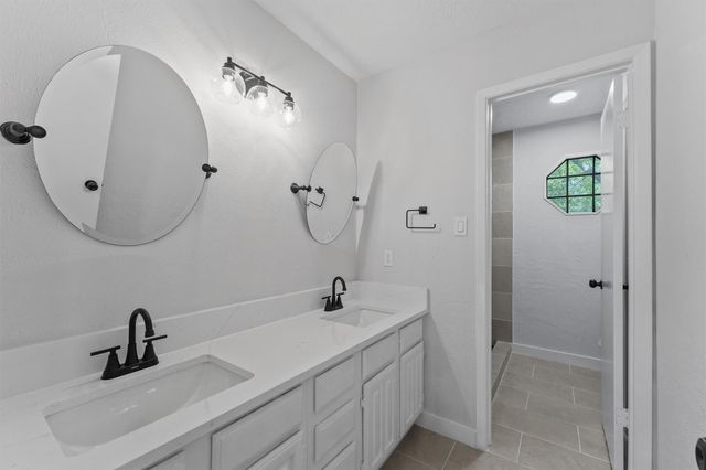 12611 Old River Drive, Baytown, TX 77523