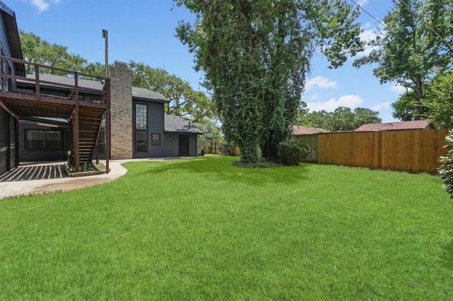 12611 Old River Drive, Baytown, TX 77523