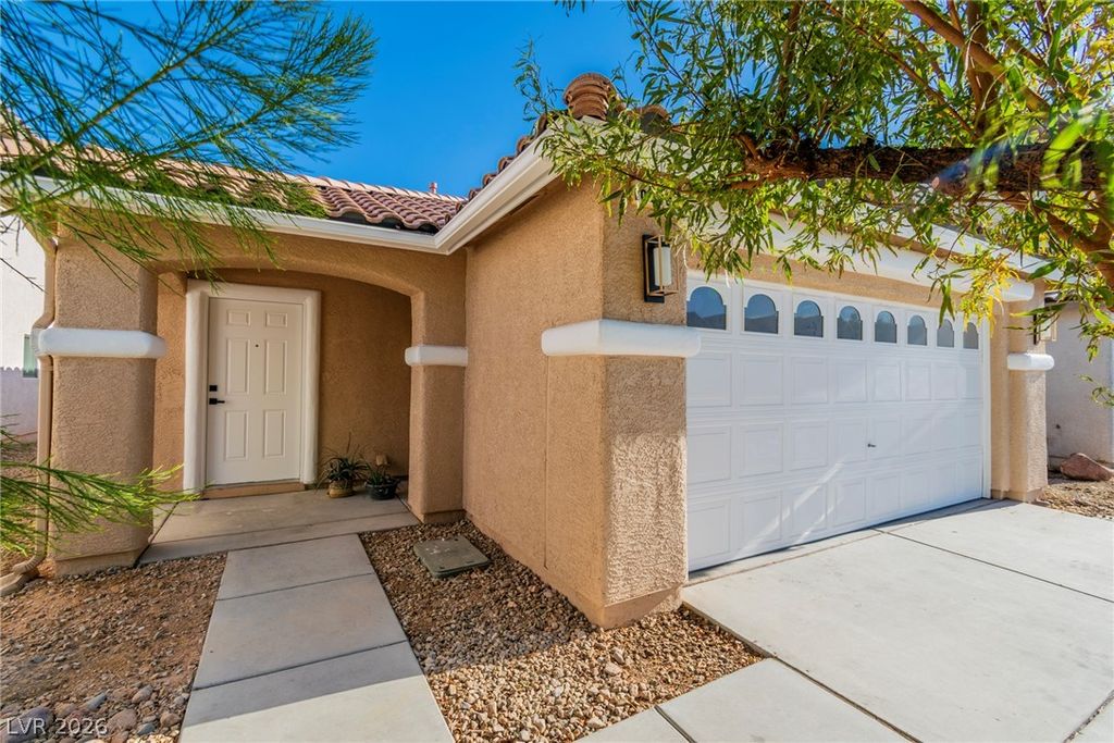 Image 2 of property listing at 6309 Climbing Vine Avenue, Las Vegas, NV 89141