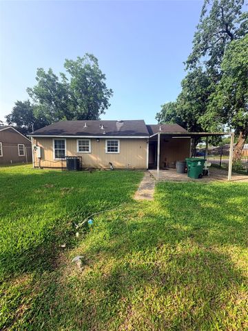 5803 Southlea Street, Houston, TX 77033