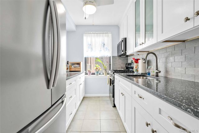 26-25 141 Street 5G, Flushing, NY 11354