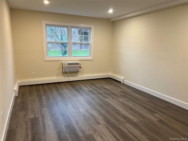 43 Springwood Drive, North Babylon, NY 11703