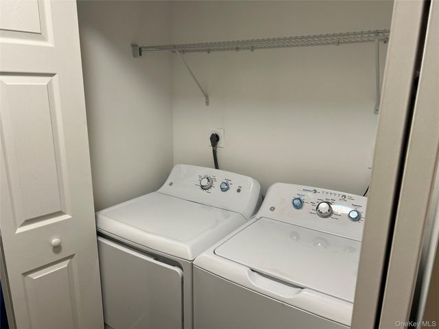 43 Springwood Drive, North Babylon, NY 11703