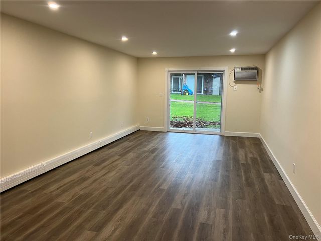 43 Springwood Drive, North Babylon, NY 11703