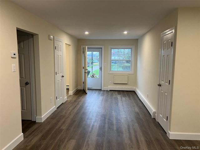 43 Springwood Drive, North Babylon, NY 11703