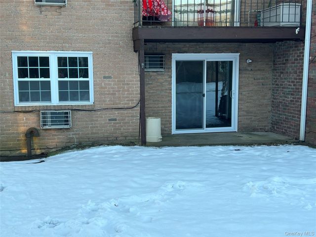 43 Springwood Drive, North Babylon, NY 11703