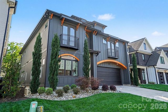 915 Laurel Creek Lane, Charlotte, NC 28211