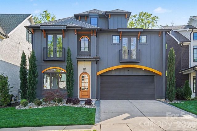 915 Laurel Creek Lane, Charlotte, NC 28211